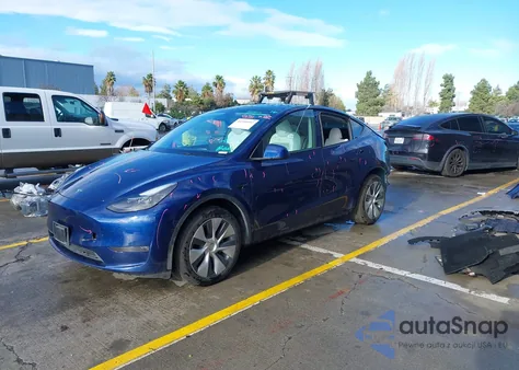 2023 Tesla Model Y Awd/Long Range Dual Motor All-Wheel Drive z USA, uszkodzony, nr VIN 7SAYGDEE6PF969696